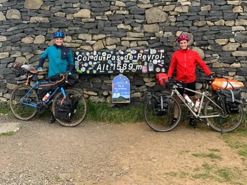 Deux lorrains font la promotion du fromage à vélo 